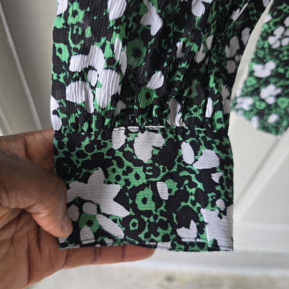 Mark & Spencer Green Floral Long Sleeve Tie Neck Blouse 16 ButtonUp Boho Ruffle - Picture 6 of 13